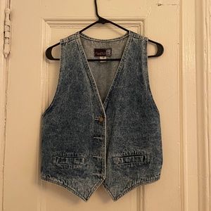 Washed jean vest